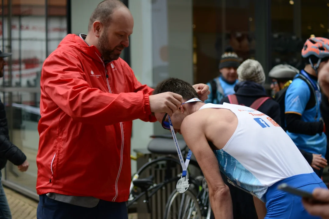 16. PKO Półmaraton Rzeszowski oraz 8. PKO Sztafeta Półmaratońska w Rzeszowie - dużo zdjęć z trasy i mety