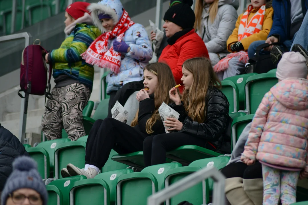 Eliminacje Euro U-19 kobiet w Stalowej Woli. Kibice na trybunach oraz kulisy meczu