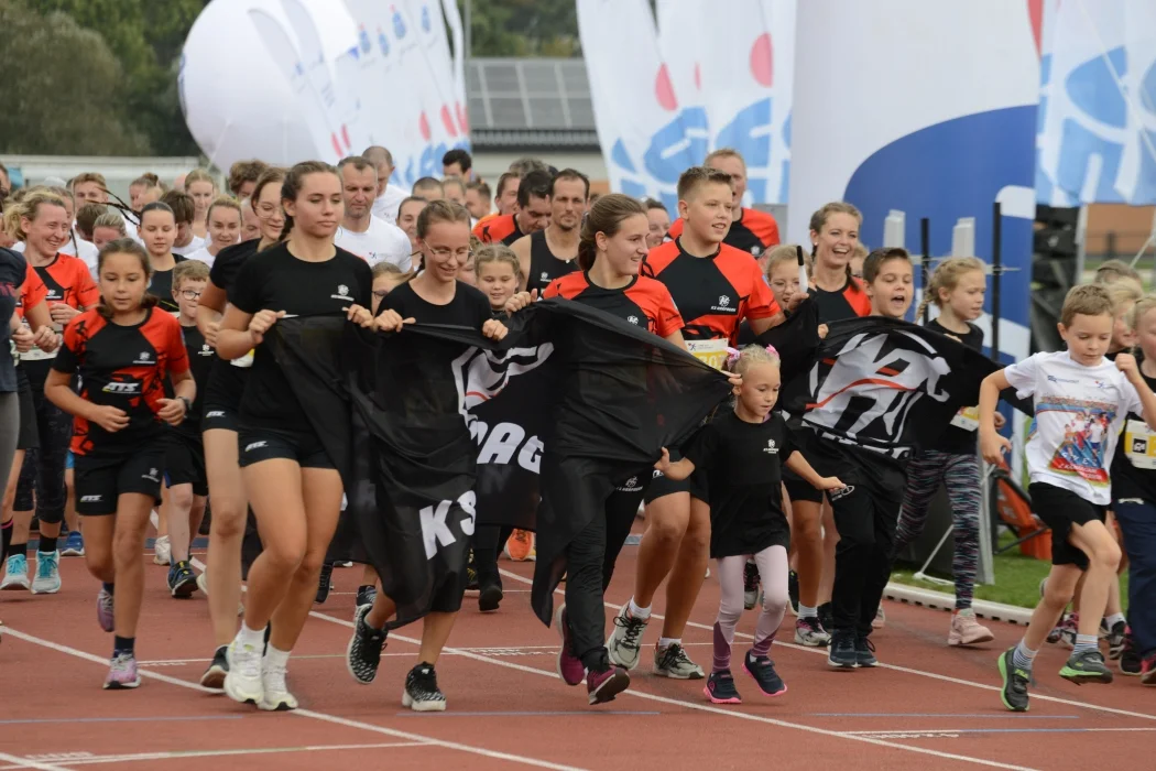 7. PKO Bieg Charytatywny w Krośnie dla Klubu Biegacza GOSiR Krościenko Wyżne/ZSP nr 1 Krosno. Harpagan Tarnobrzeg pokazał moc [ZDJĘCIA - CZĘŚĆ 1] - Zdjęcie główne