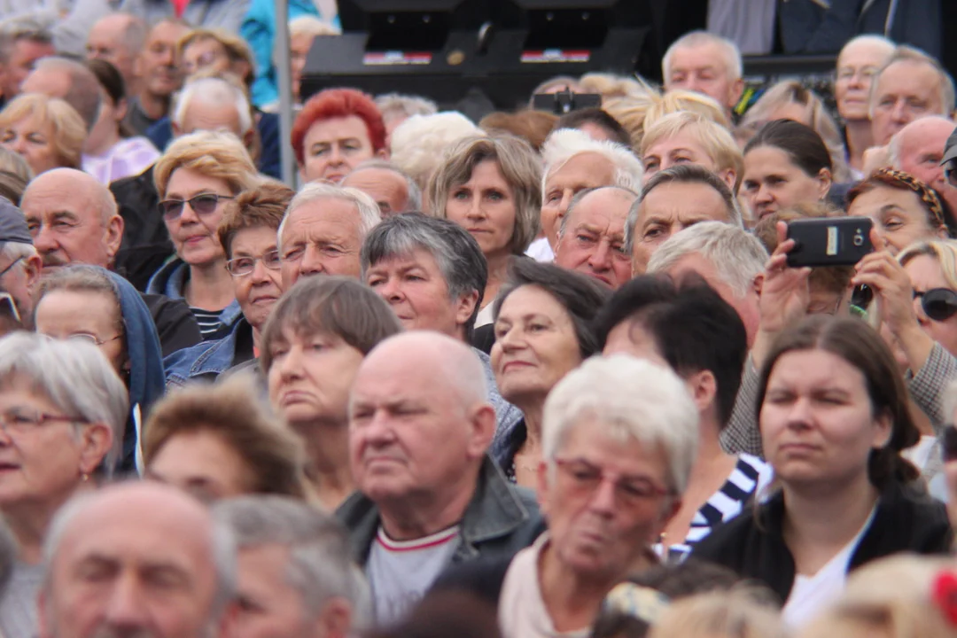 Seniorzy otrzymali klucze do miasta. Koncert Eleni rozpoczął Senioralia 2022