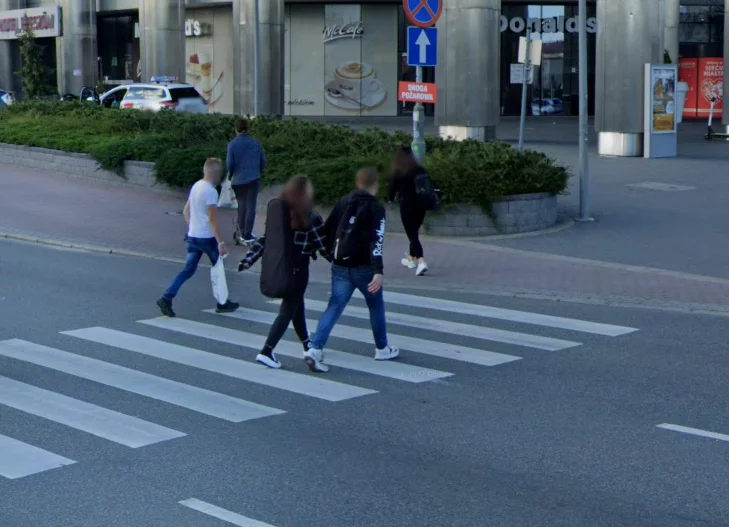 Zakochani z Podkarpacia przyłapani na Google Street View - Zdjęcie główne