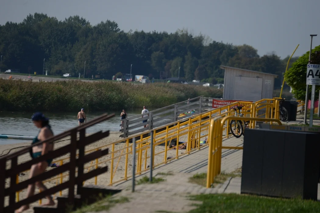 Upalna i leniwa środa nad Jeziorem Tarnobrzeskim