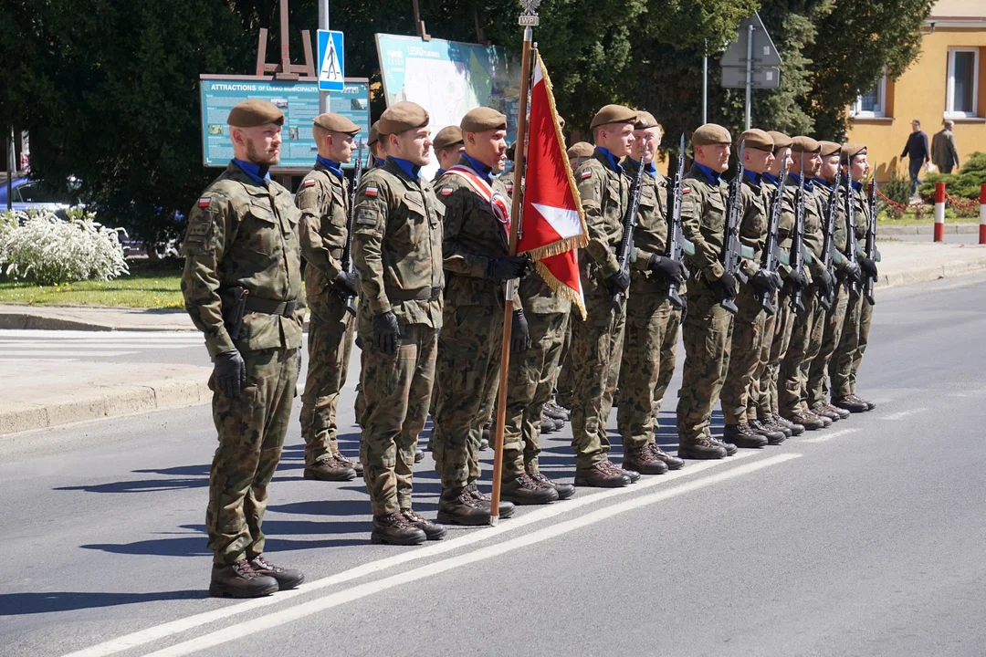 Żołnierze podczas 3-majowych obchodów