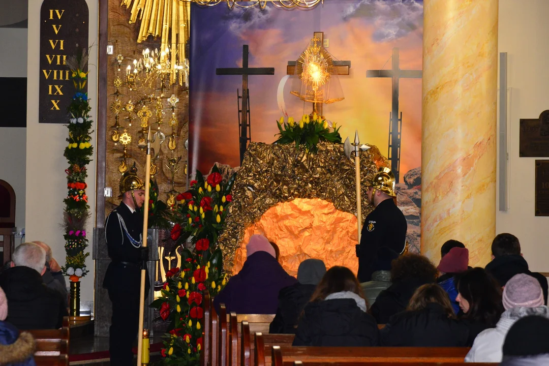 Groby Pańskie w kościołach Diecezji Sandomierskiej