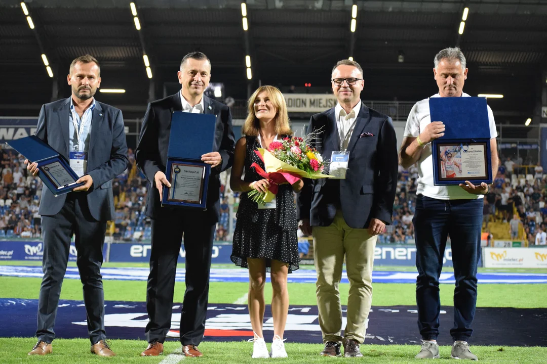 Kasia Zdziebło nagrodzona na stadionie