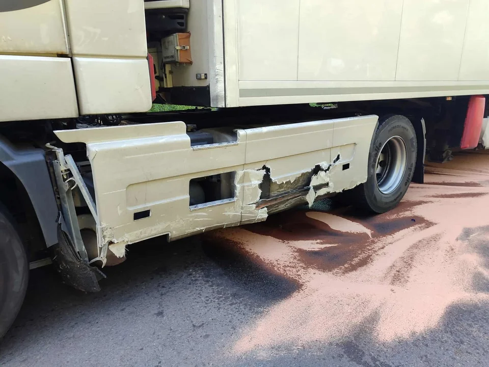 Wypadek z udziałem trzech pojazdów