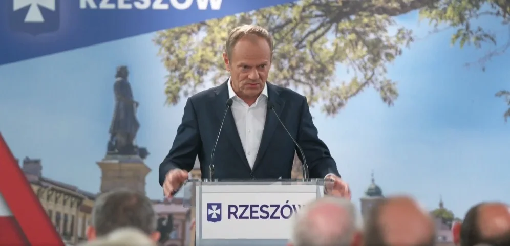 Donald Tusk w Rzeszowie. - PiS chce ze mnie zrobić "Ściganego" [ZDJĘCIA] - Zdjęcie główne