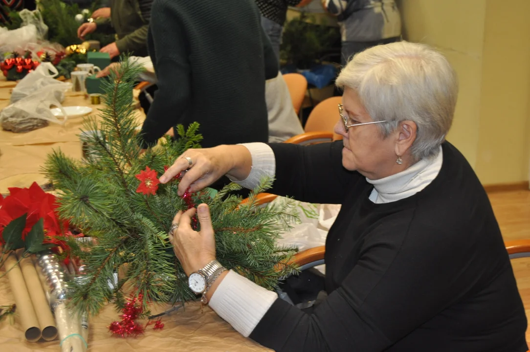 Klub Seniora ,, Natura" pod okiem pani Elizy tworzy własne arcydzieła