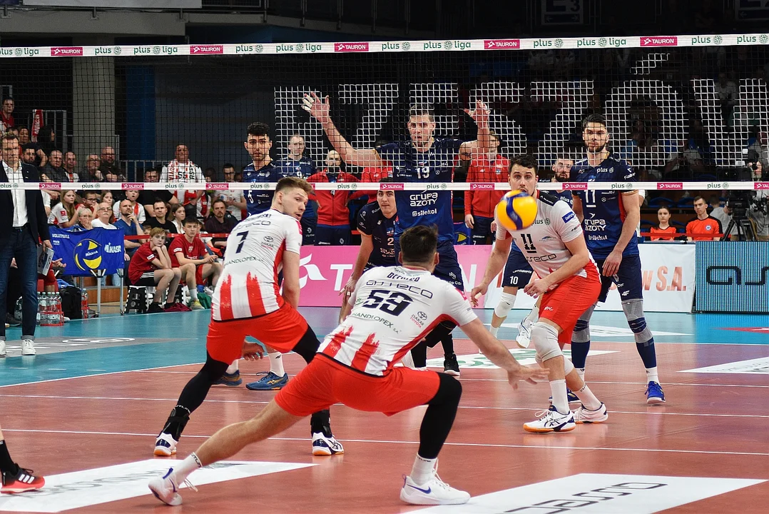 Pierwszy półfinałowy mecz siatkarskiej PlusLigi: Asseco Resovia Rzeszów - Grupa Azoty ZAKSA Kędzierzyn-Koźle (2:3)