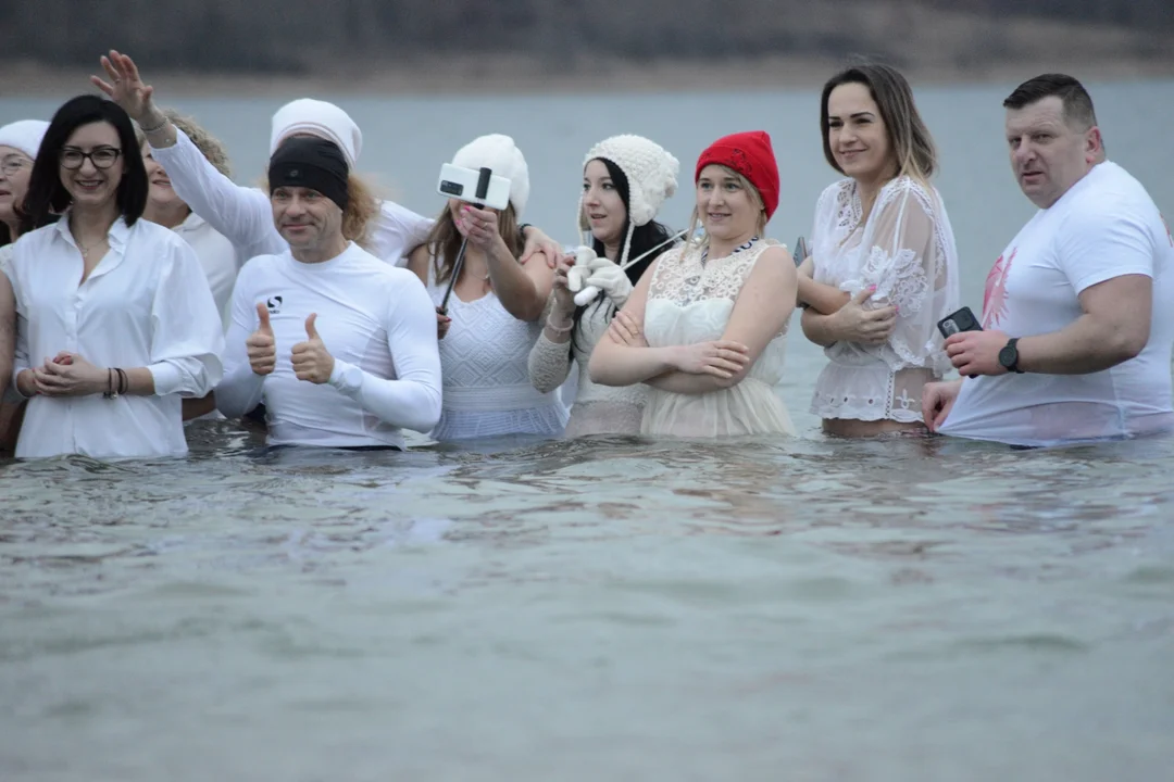 "Jezioro Aniołów" w lutym. Zobaczcie zdjęcia z plaży Jeziora Tarnobrzeskiego