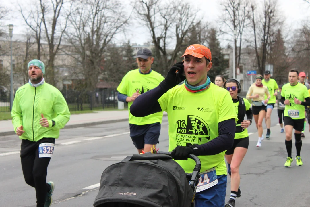 16. PKO Półmaraton Rzeszowski za nami. 1700 biegaczy na ulicach Rzeszowa