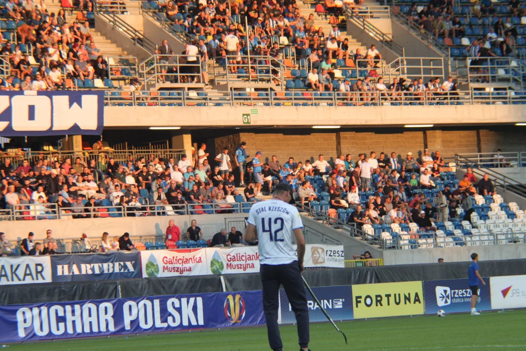 Puchar Polski: Zdecydowały karne. Stal Rzeszów przegrywa w Pucharze Polski z ekstraklasową Koroną Kielce (3-3, 7-8 rz.k)