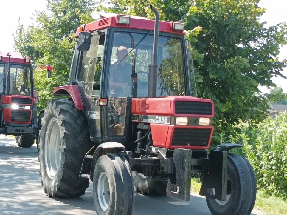 Parada traktorów w Łączkach Brzeskich