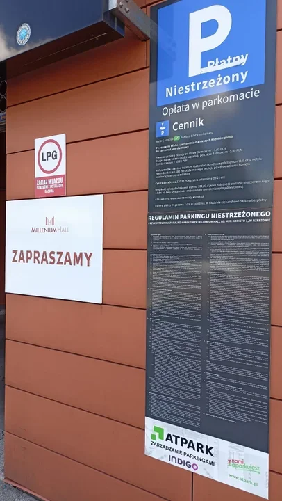 "Wybierzemy inną galerię" Millenium Hall w ogniu krytyki przez płatny parking i aferę z wezwaniami do zapłaty