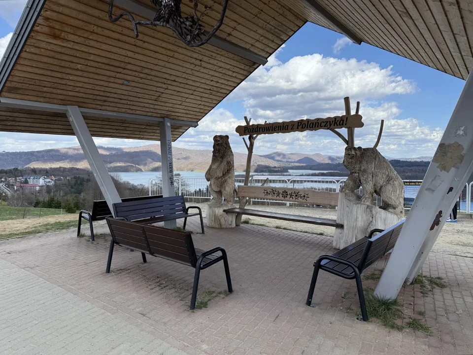 Na punkcie widokowym można zrobić sobie zdjęcie