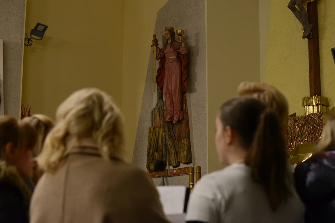 Relikwie bł. Carlo Acutisa, jednego z patronów Światowych Dni Młodzieży, w Parafii Św. Barbary w Tarnobrzegu