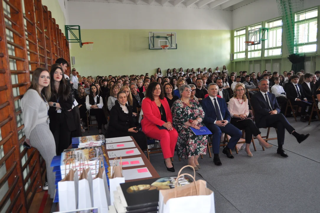 Zakończenie szkoły w I LO im. St. Konarskiego w Mielcu