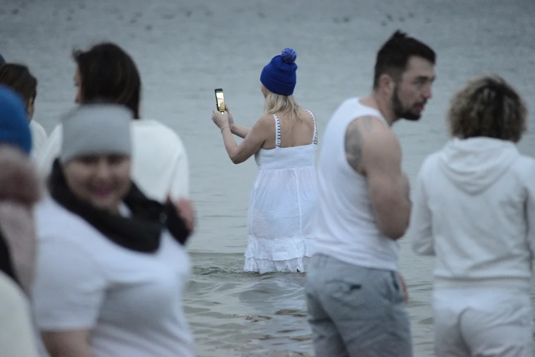"Jezioro Aniołów" w lutym. Zobaczcie zdjęcia z plaży Jeziora Tarnobrzeskiego