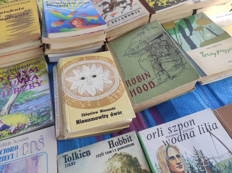 Handel na Pchlim Targu w Tarnobrzegu