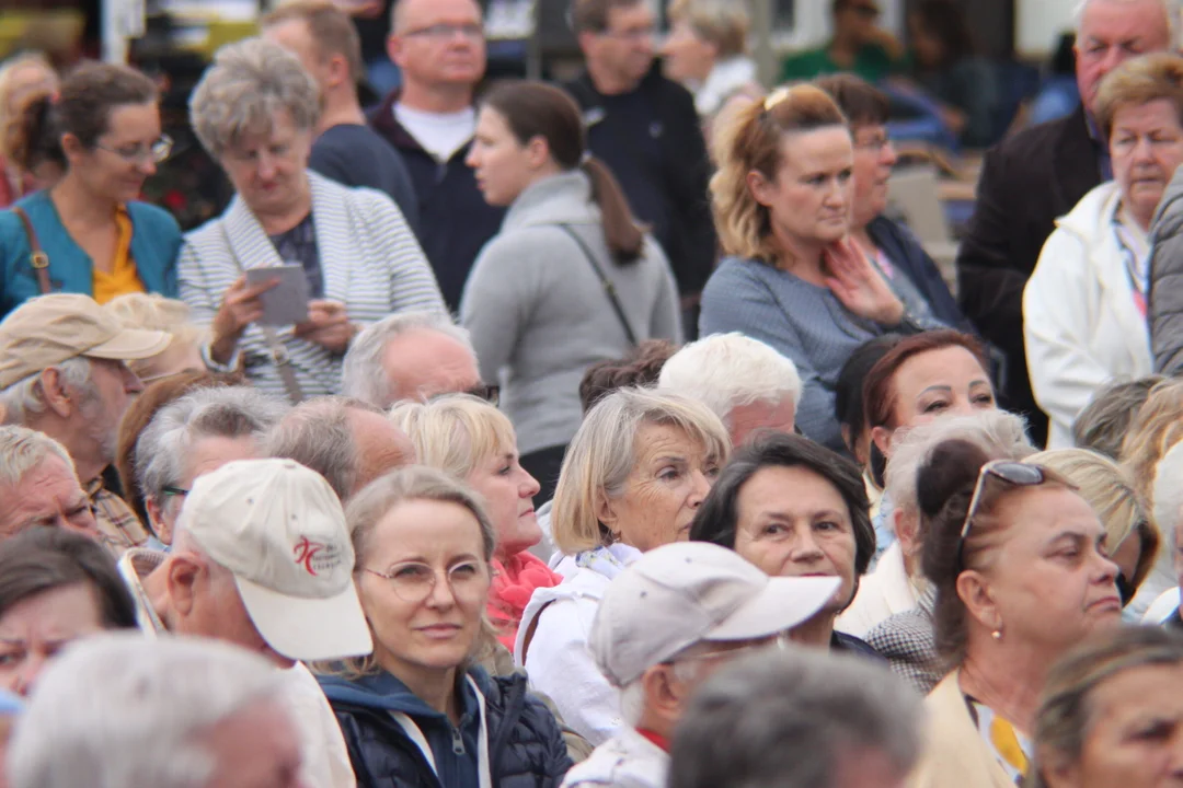 Seniorzy otrzymali klucze do miasta. Koncert Eleni rozpoczął Senioralia 2022