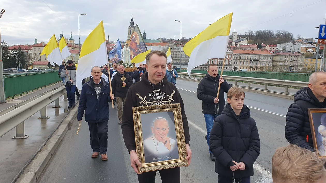 Weekend na Podkarpaciu. Od "Jeziora Aniołów" przez PKO Półmaraton Rzeszowski, aż po uroczystości religijne