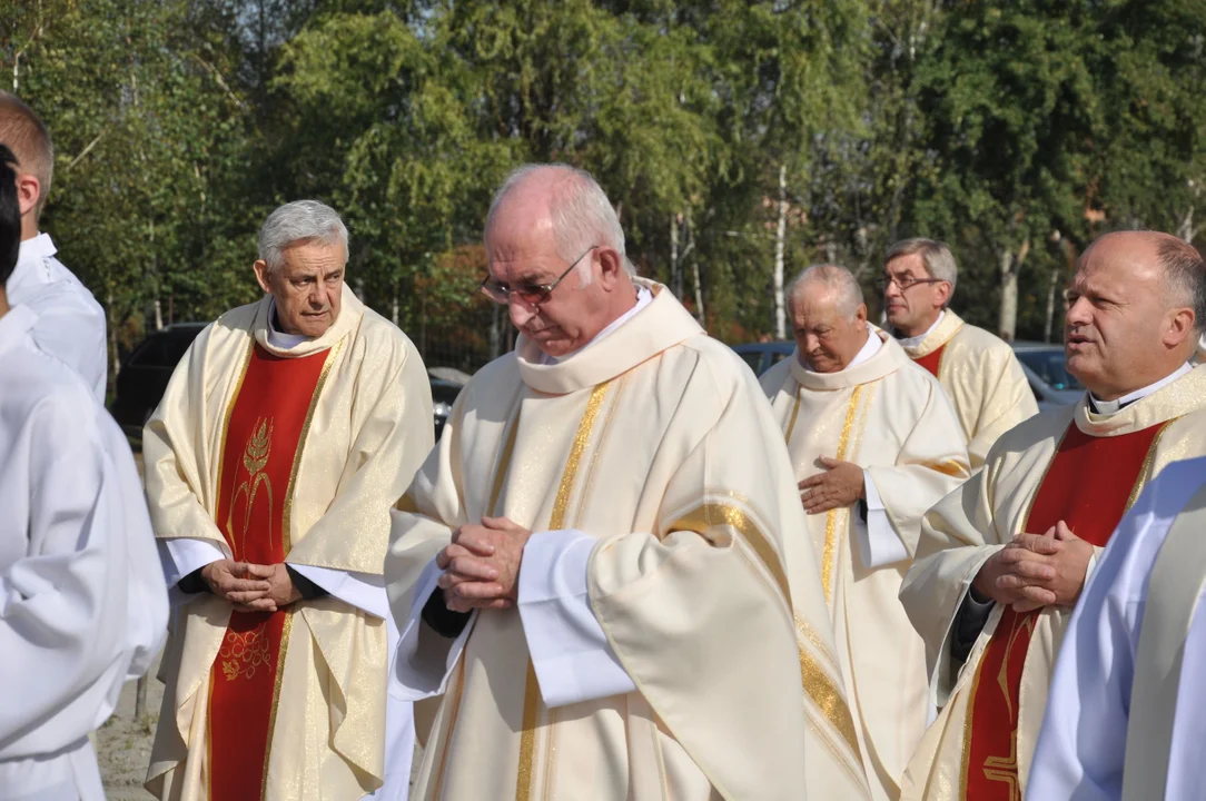 Wmurowanie kamienia węgielnego w kościół w Woli Mieleckiej