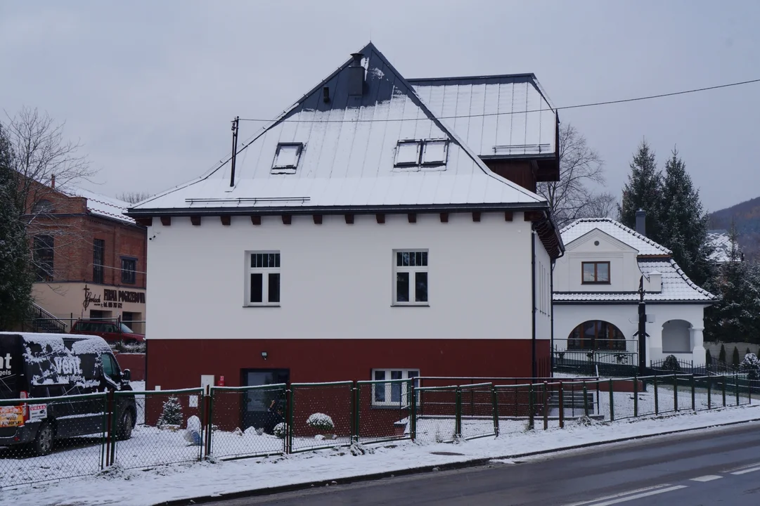 Zakończono remont budynku po byłej strażnicy w Ustrzykach Dolnych. To ważna część powstającego Bieszczadzkiego Centrum Dziedzictwa Kulturowego [ZDJĘCIA] - Zdjęcie główne