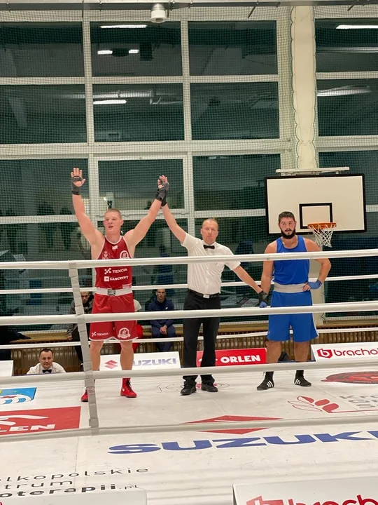 Zawodnik TEXOM Samuraj Sanok, Adam Tutak, zdobył brązowy medal na Młodzieżowych Mistrzostwach Polski w Boksie