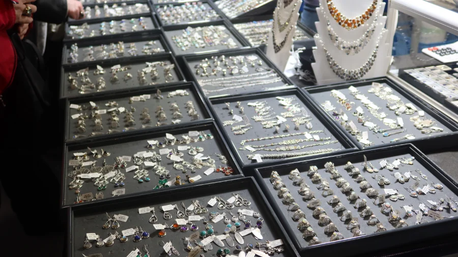 Co można kupić na Giełdzie Minerałów i Biżuterii w Rzeszowie? [ZDJĘCIA]