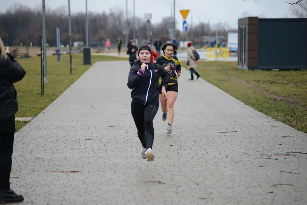 XI Bieg Zimowy wokół Jeziora Tarnobrzeskiego oraz Yeti Run Zimowy Bieg w Szortach