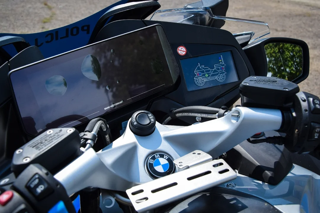 Nowe motocykle policyjne BMW w rękach podkarpackich policjantów