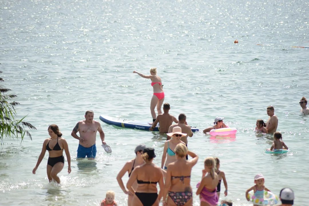 Tłumy nad Jeziorem Tarnobrzeskim - zobacz zdjęcia z sobotniego plażowania