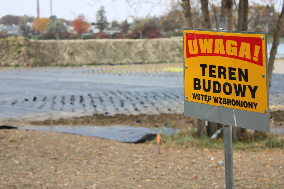 Zaglądamy na plac budowy miejskiej plaży nad Wisłokiem