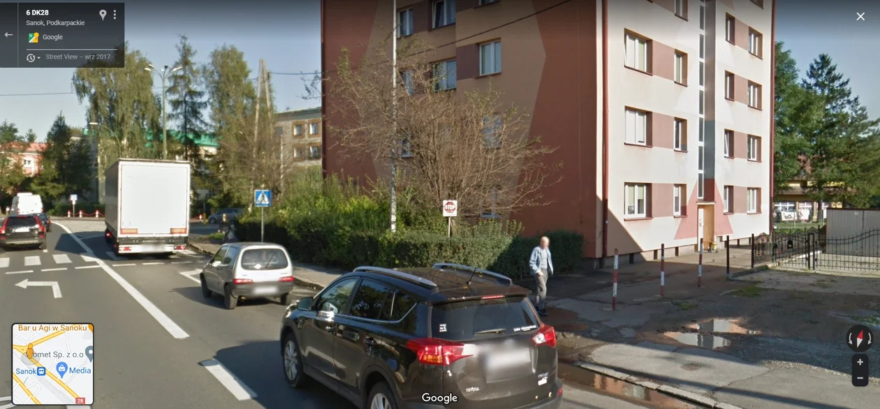 Google Street View - kto został przyłapany przez auto z aparatem