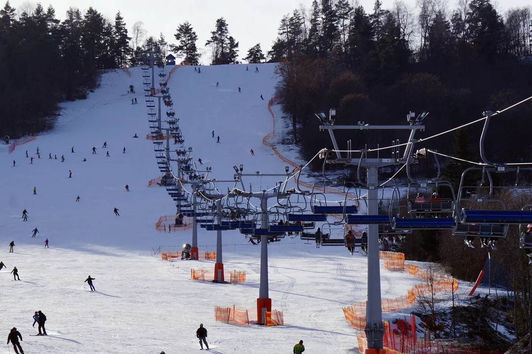 Warunki na stokach znacznie się poprawiły. Większość ośrodków narciarskich w Bieszczadach przygotowuje się do ponownego otwarcia [ZDJĘCIA] - Zdjęcie główne