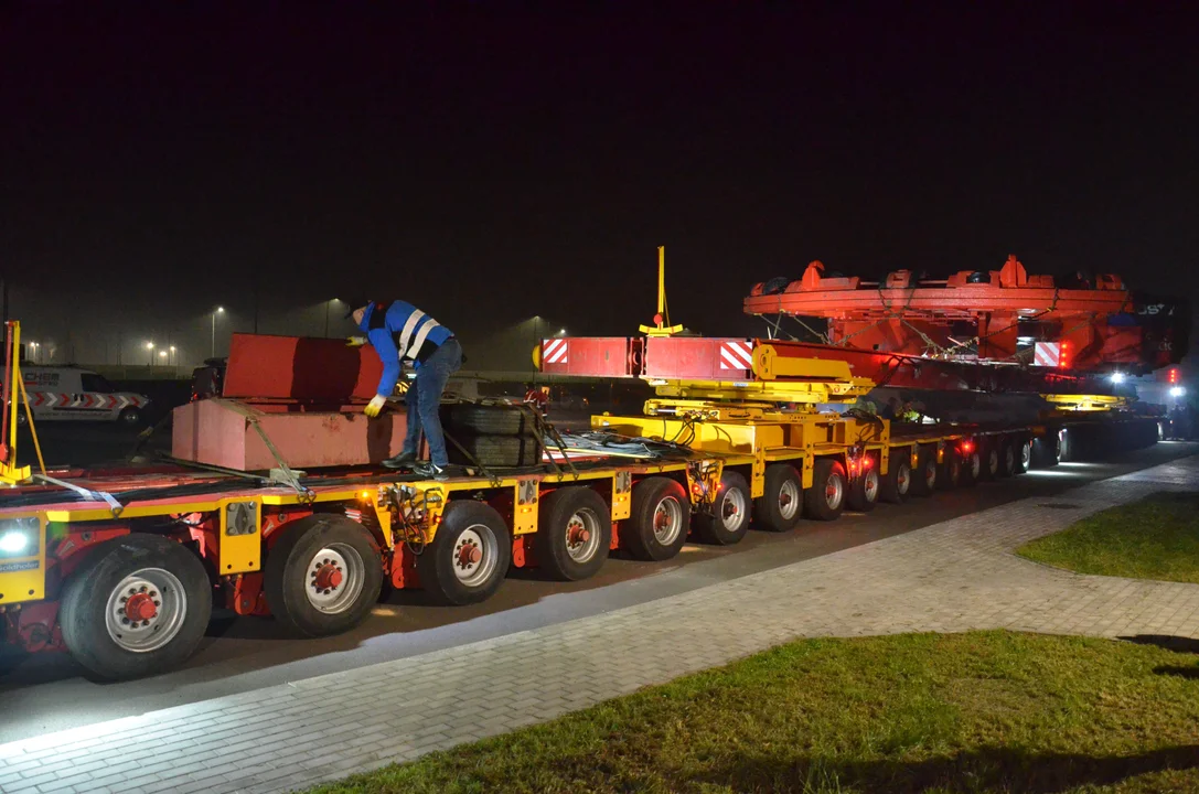 Gigantyczna maszyna TBM Tunnel Boring Machine