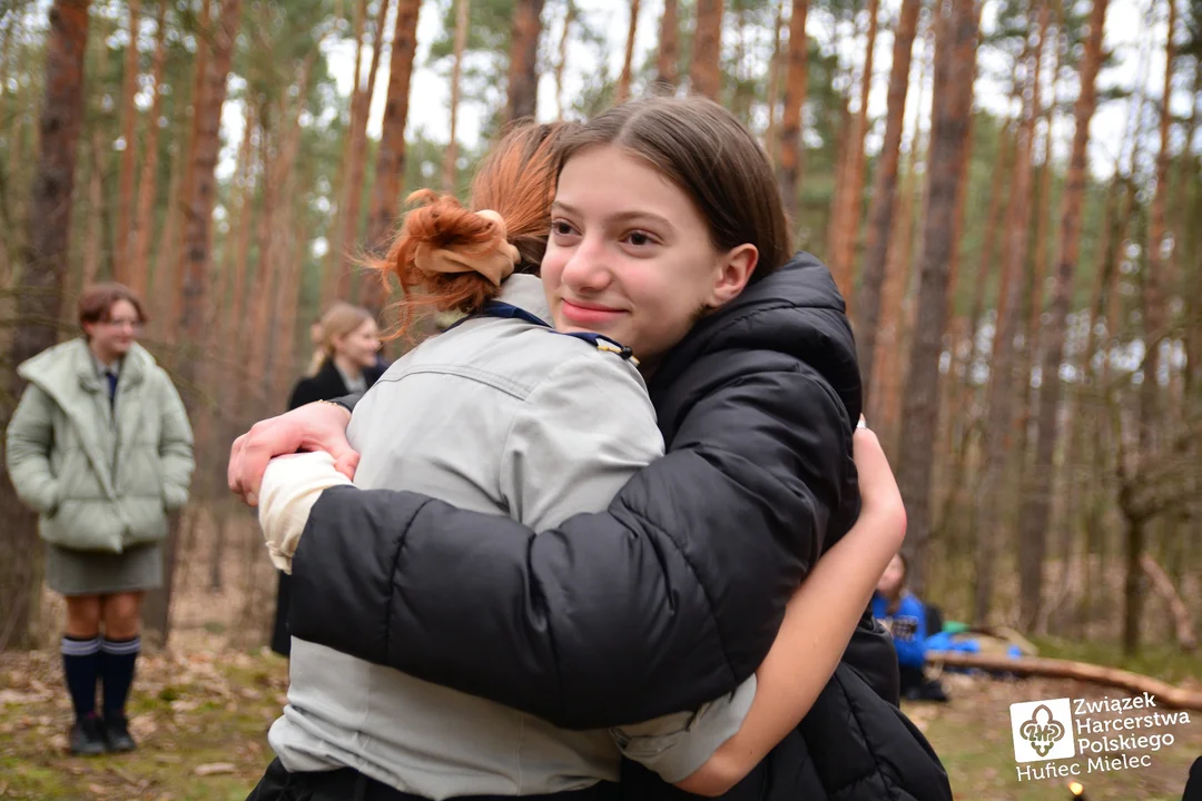 Hufiec ZHP Mielec — nadanie Naramiennika Wędrowniczego 2 druhnom