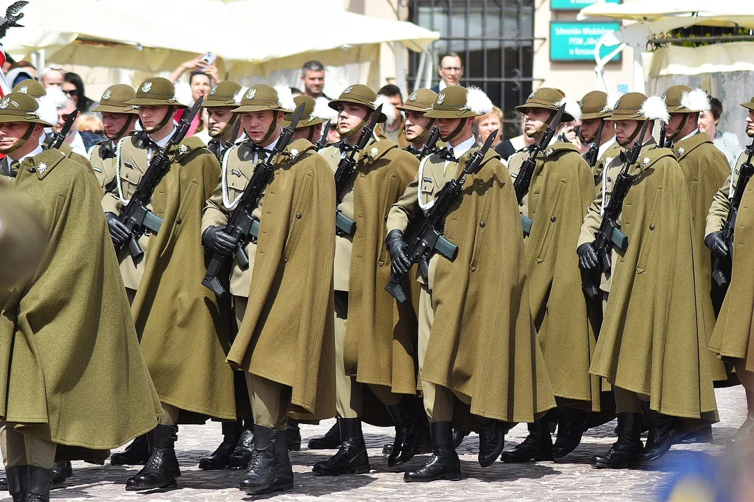 Obchody Dnia Flagi Rzeczypospolitej Polskiej na Rynku w Rzeszowie