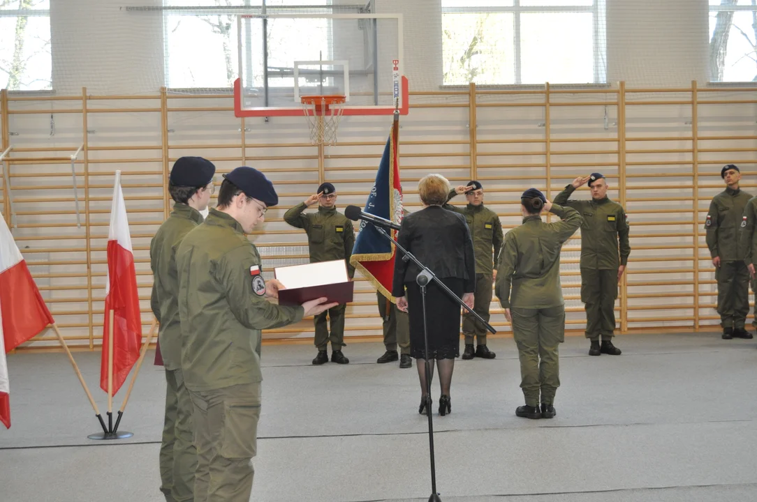 "Ślubuję wypełniania obowiązków kadeta"- ślubowanie klas wojskowych