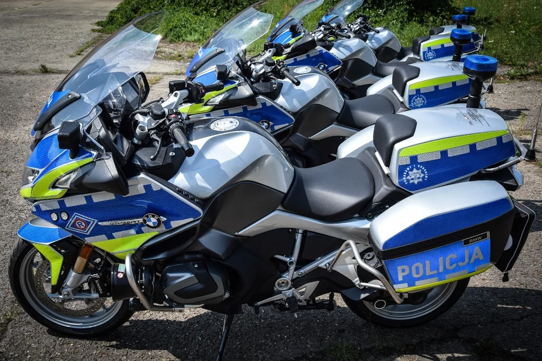 Nowe motocykle policyjne BMW w rękach podkarpackich policjantów