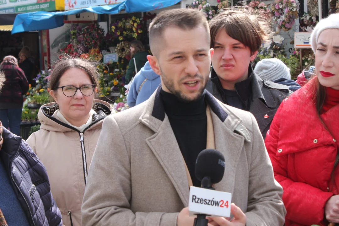 Swój do swego po swoje. Kupujmy na bazarkach od lokalnych producentów żywności - konferencja Fundacji Rolnik Handluje