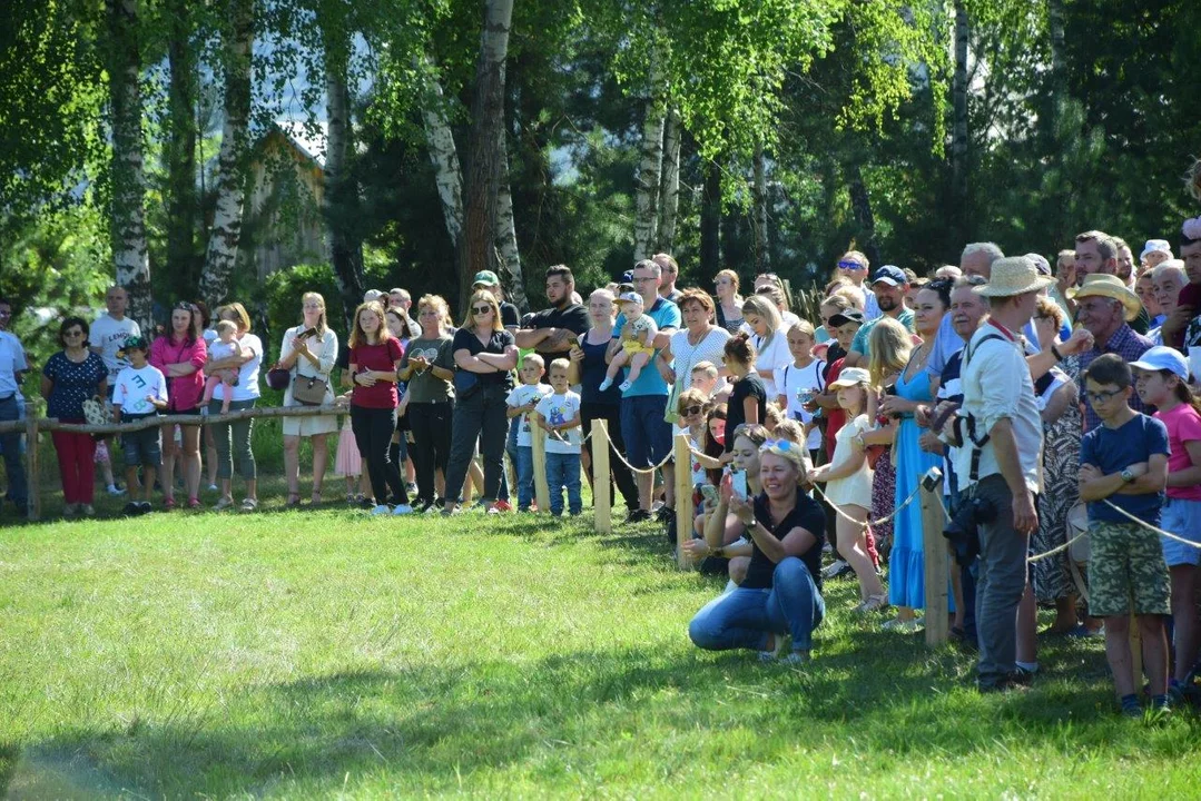 Tłumy na imprezie w skansenie w Kolbuszowej.