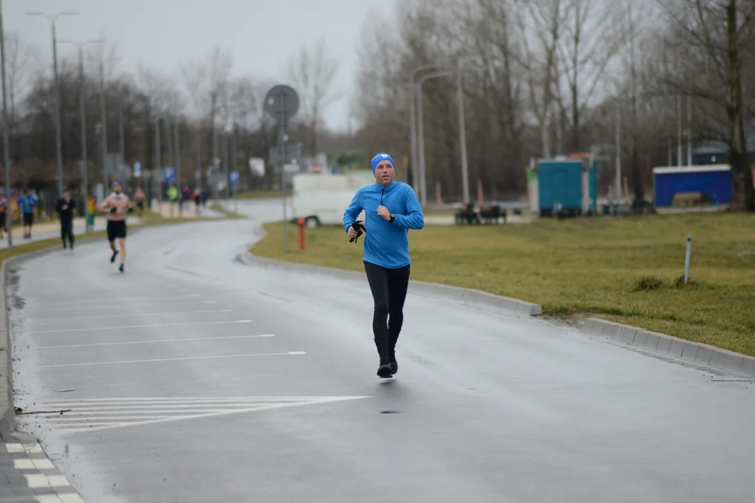 XI Bieg Zimowy wokół Jeziora Tarnobrzeskiego oraz Yeti Run Zimowy Bieg w Szortach