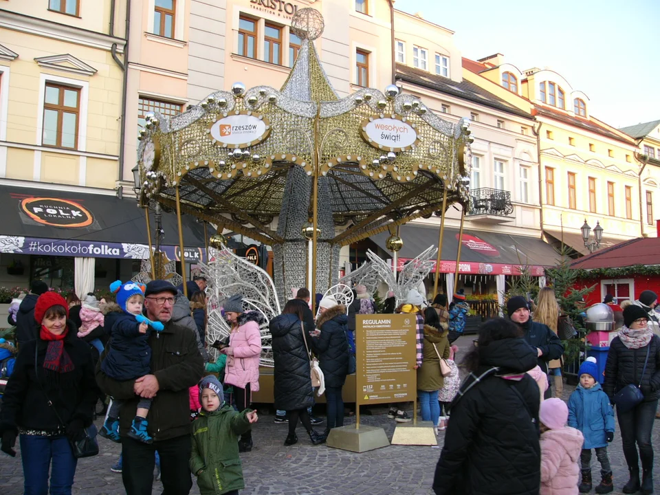 Świąteczne miasteczko w Rzeszowie jest już otwarte