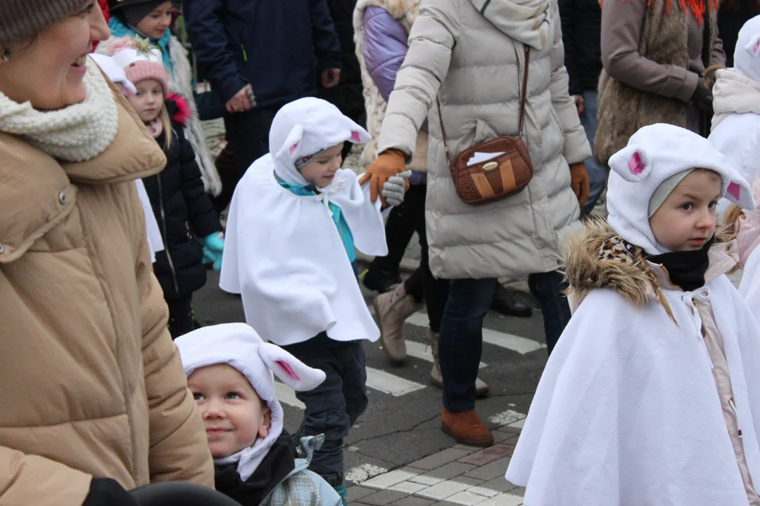 Orszak Trzech Króli w Rzeszowie. Kolęda pokoju z Zalesia do Katedry Rzeszowskiej