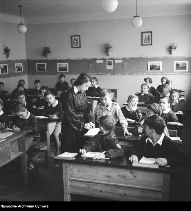Szkoła dawniej. Tak wyglądała nauka przed drugą wojną światową i w okresie PRL-u