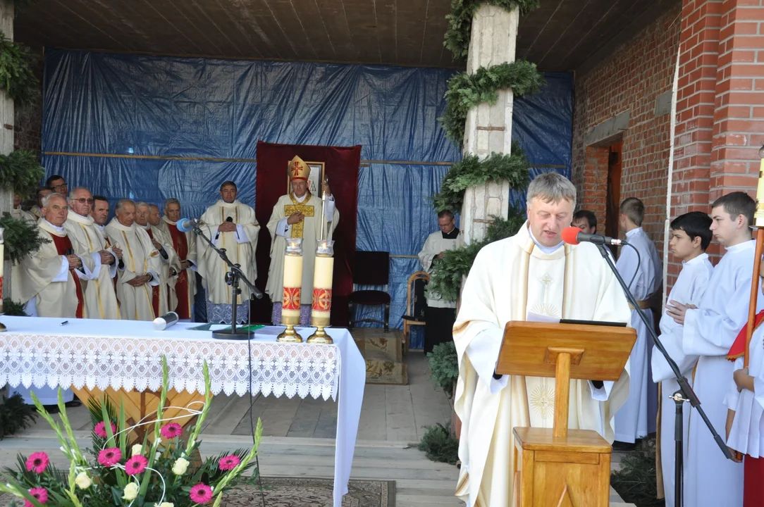 Wmurowanie kamienia węgielnego w kościół w Woli Mieleckiej