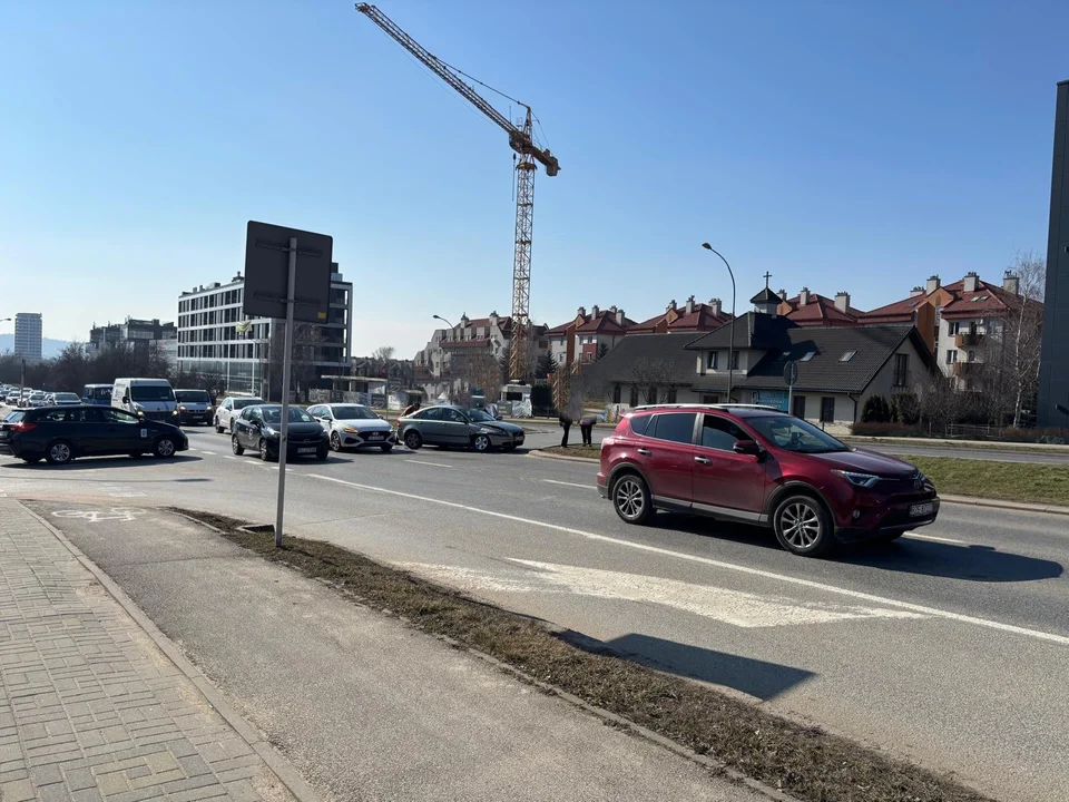 Zderzenie dwóch samochodów na Armii Krajowej w Rzeszowie