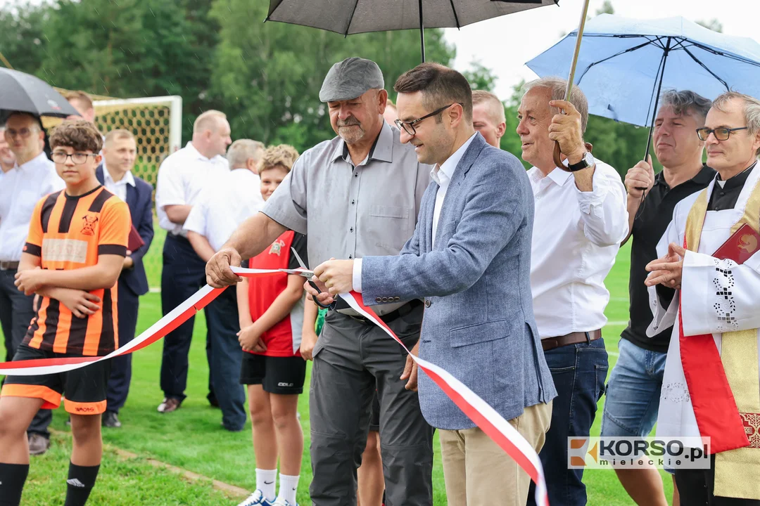 Boiska w Tuszowie Narodowym oficjalnie otwarte [ZDJĘCIA] - Zdjęcie główne