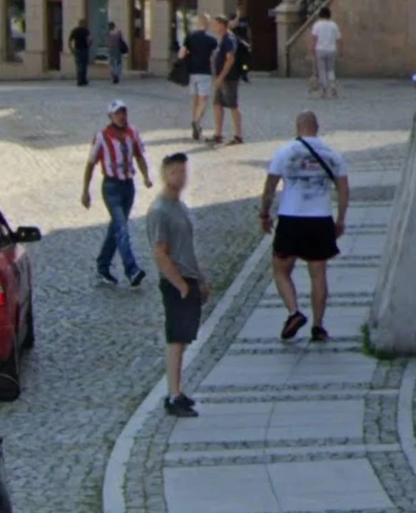 Kibicowskie porachunki uchwycone na Google Street View